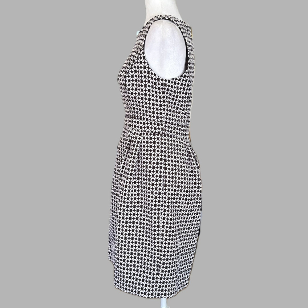 White House Black Market Black White Geometric Knit Dress Size 4 - Picture 5 of 12